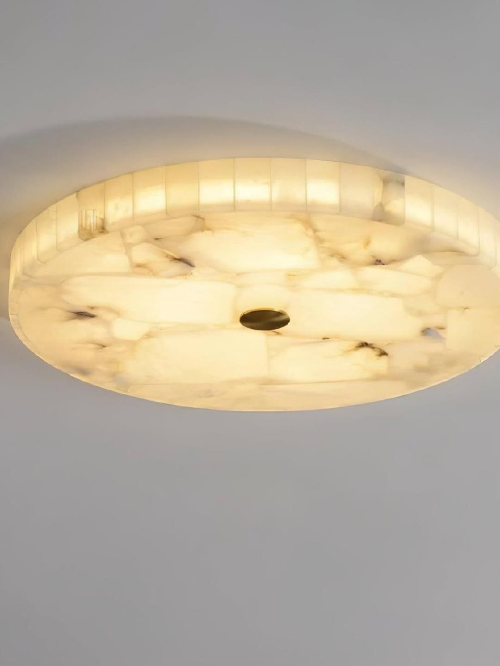 Люстра потолочная из камня