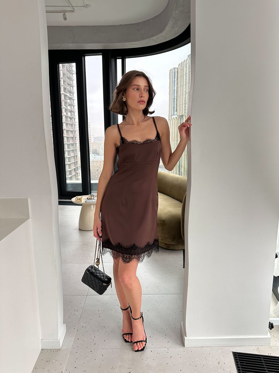 Платье из шелка с кружевом мини коричневое