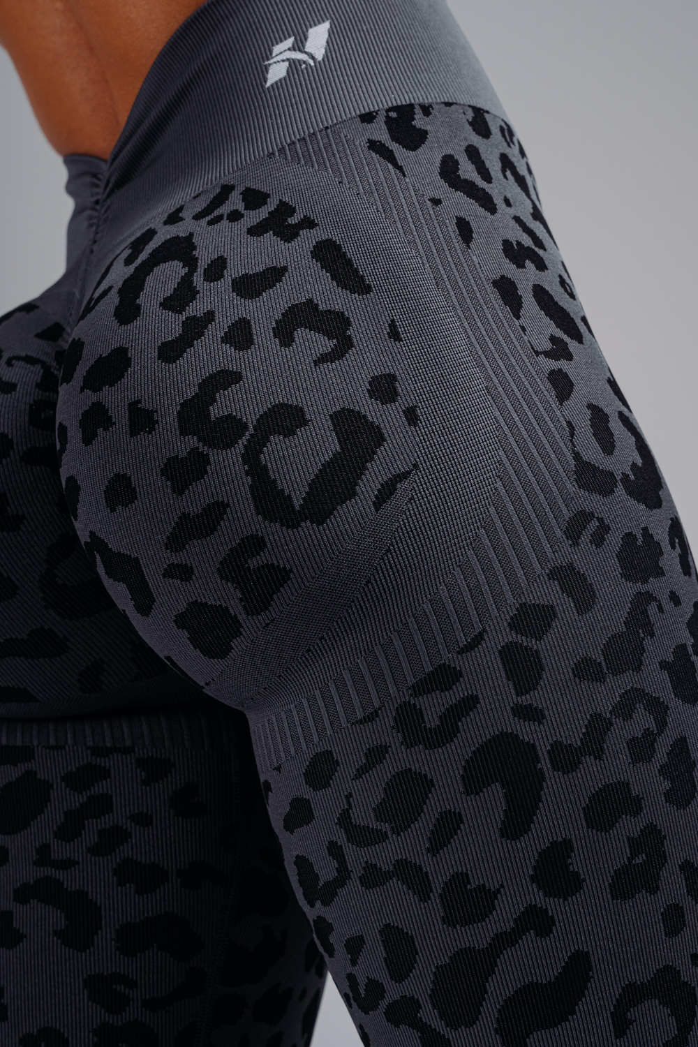 Леггинсы Push-Up Compression Leopard Leggings PRIMAL 849 Черные