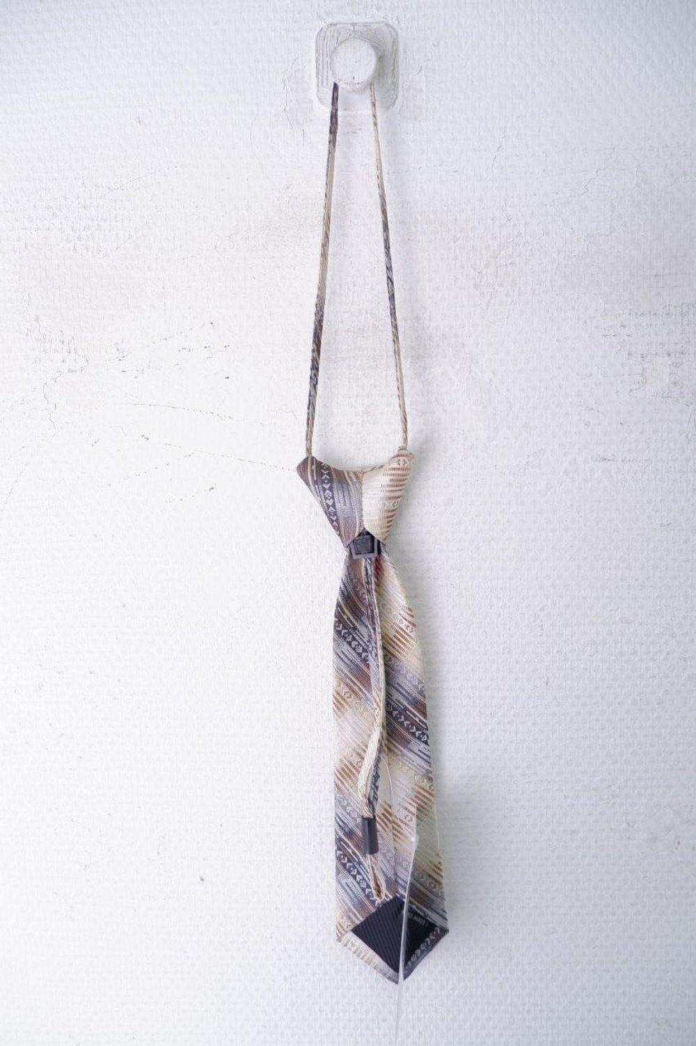 Галстук на застежке с принтом