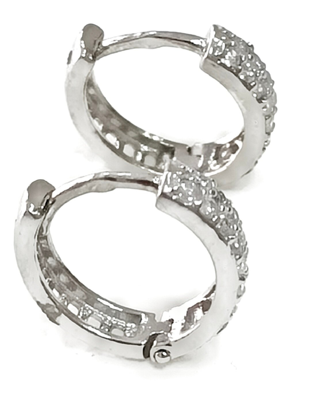 Ювелирные серьги из серебра с фианитами