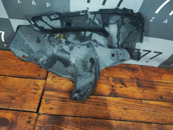 Защита топливного бака Toyota Sequoia 1 00-08 Б/У Оригинал 772770C010