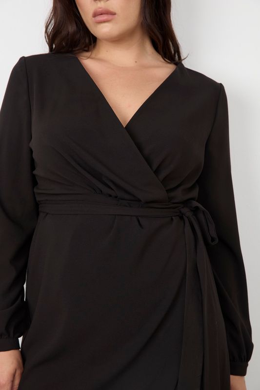 Платье на запах прямого кроя, черный