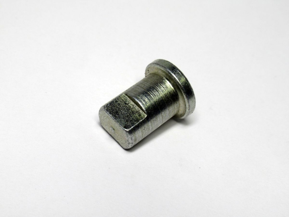 Стопор крышки механизма переключения передач МТЗ-82 (ОАО МТЗ Беларусь)