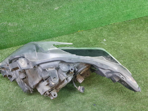 Битая Фара правая Toyota Land Cruiser Prado 150 (2013-2017) LED