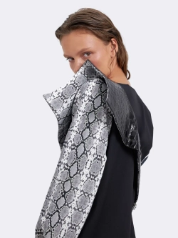 Вечернее платье с декоративной деталью OLA OLA