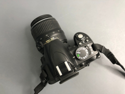 Nikon D3100 kit 18-55mm 3.5-5.6G II ( 8.900 кадров)