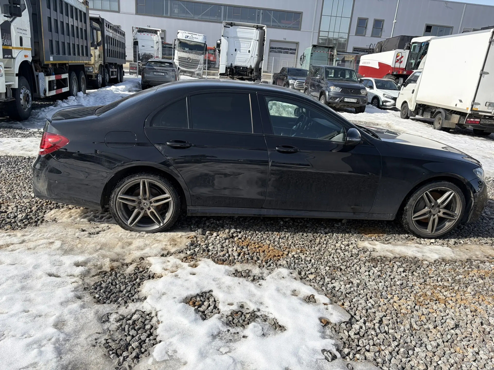 Mercedes-Benz E-CLASS 200 4MATIC Sport Plus