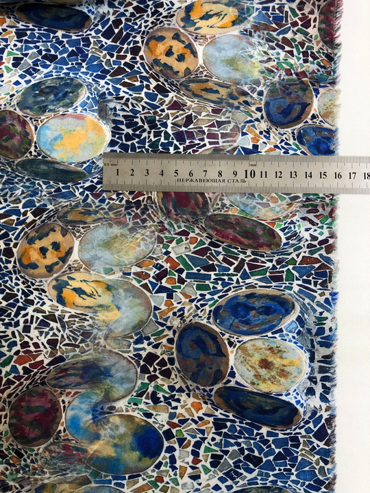 штапель-шелк принт камешки синий/желтый/бордо на белом