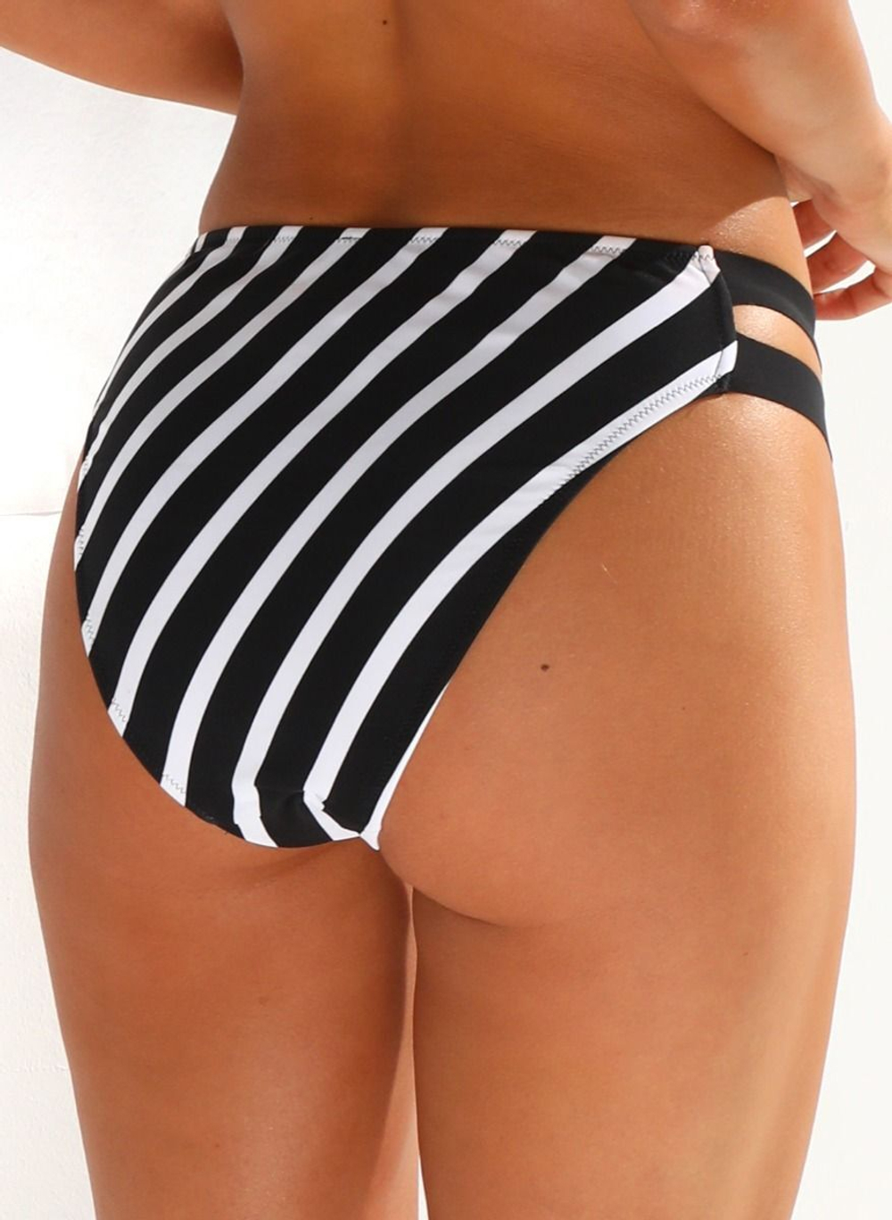 Раздельный купальник Monopoli (Размер: B/XL) (Цвет: черный с белым)