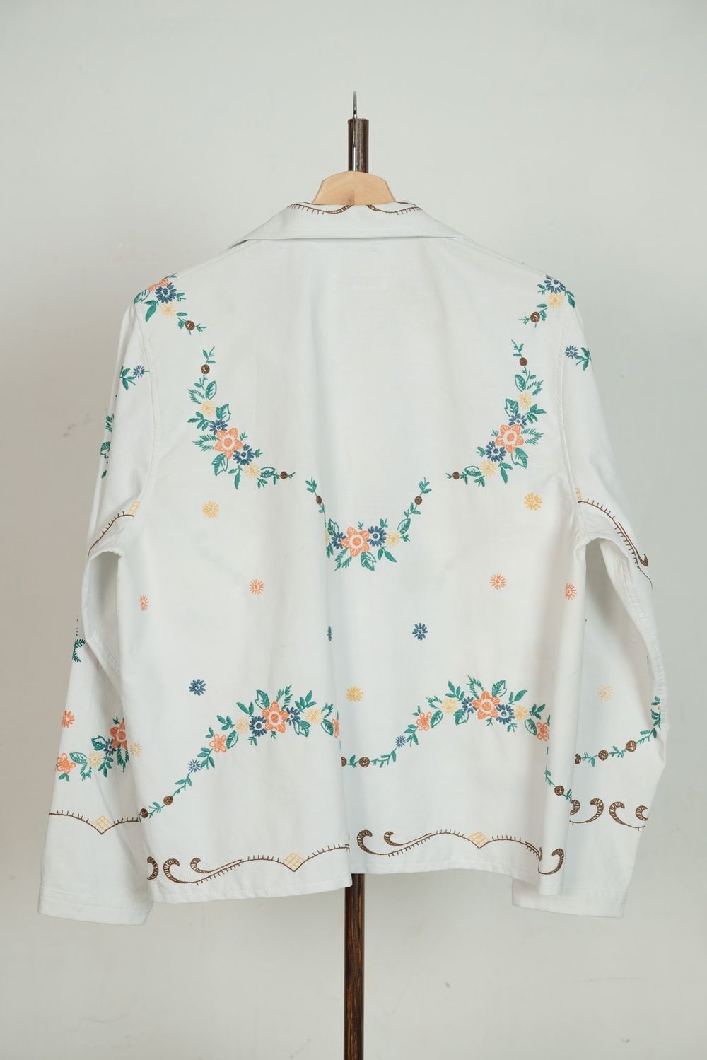 Купить Рубашка Soeurs Расшитая Маленькими Цветами / Small Flowers Long Sleeve белая Рубашка Soeurs Расшитая Маленькими Цветами / Small Flowers Long Sleeve белая