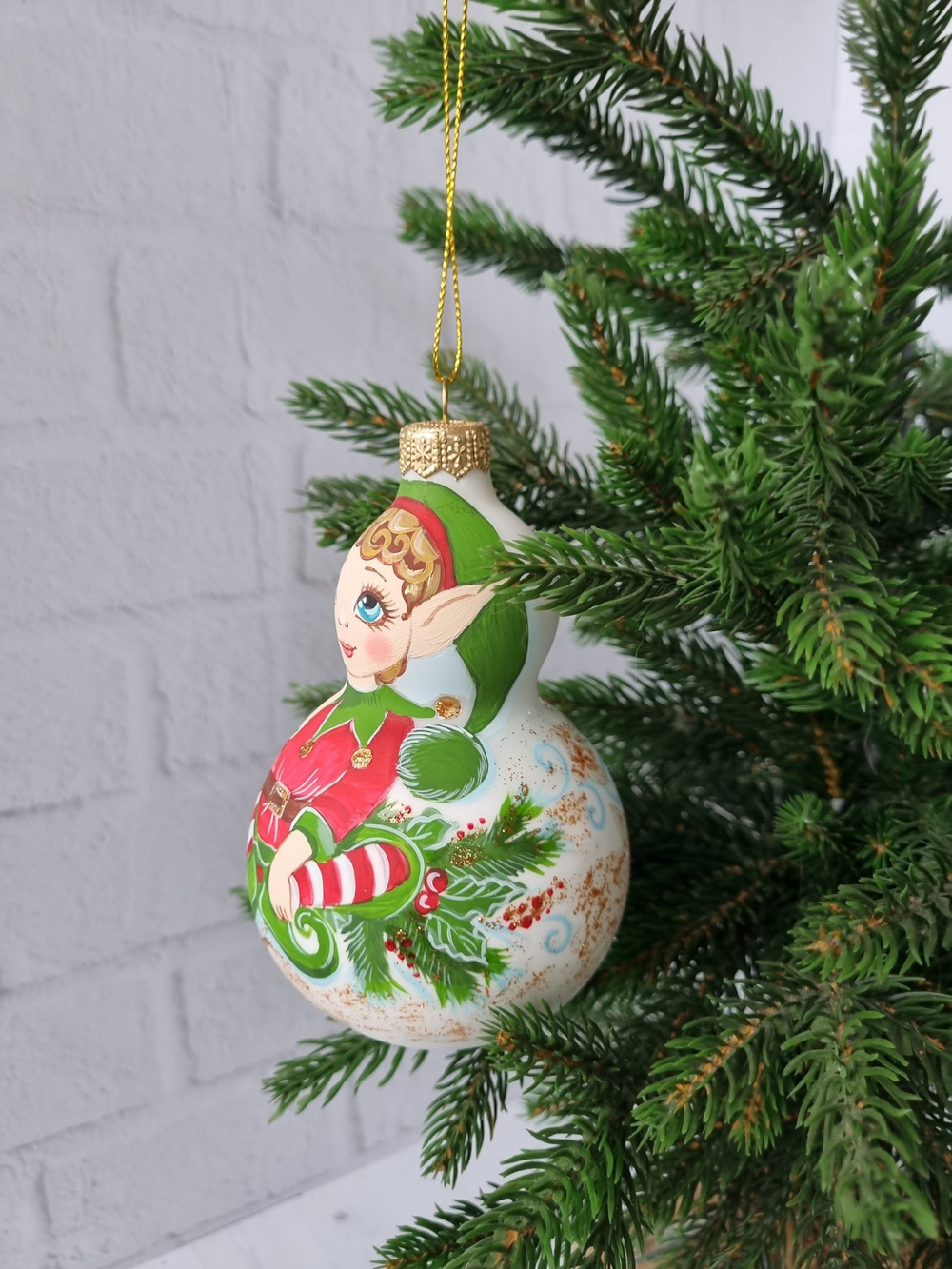 Эльф стеклянная игрушка
