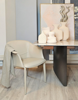 Ваза Vertical curved bottle 1