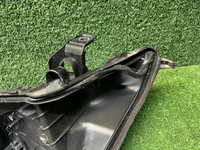 Стекло и корпус фары Toyota Camry xv70 (2017-2021)