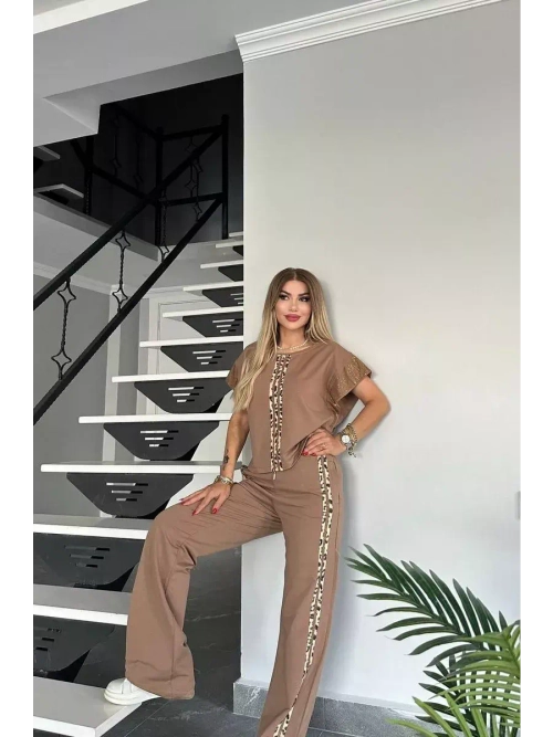 Костюм стильный