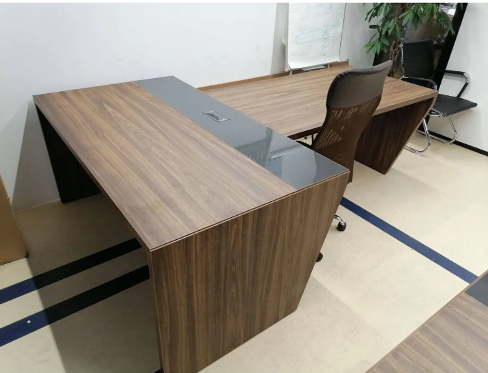 Шкаф средний со стеклом CORNER