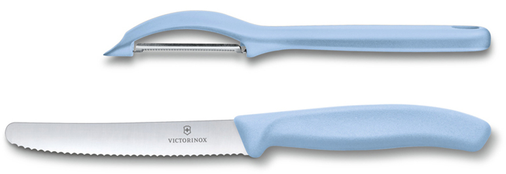 Фото набор из 2 кухонных ножей VICTORINOX Swiss Classic Trend Colors: нож для овощей и столовый нож с волнистым лезвием 11 см нержавеющая сталь рукоять из пластика голубого цвета в картонной коробке с подвесом с гарантией