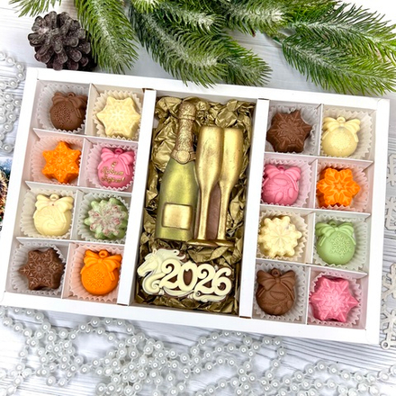 Шоколадный набор "С новым годом 2026. Шампанское": 2 шоколадки и 16 конфет ручной работы