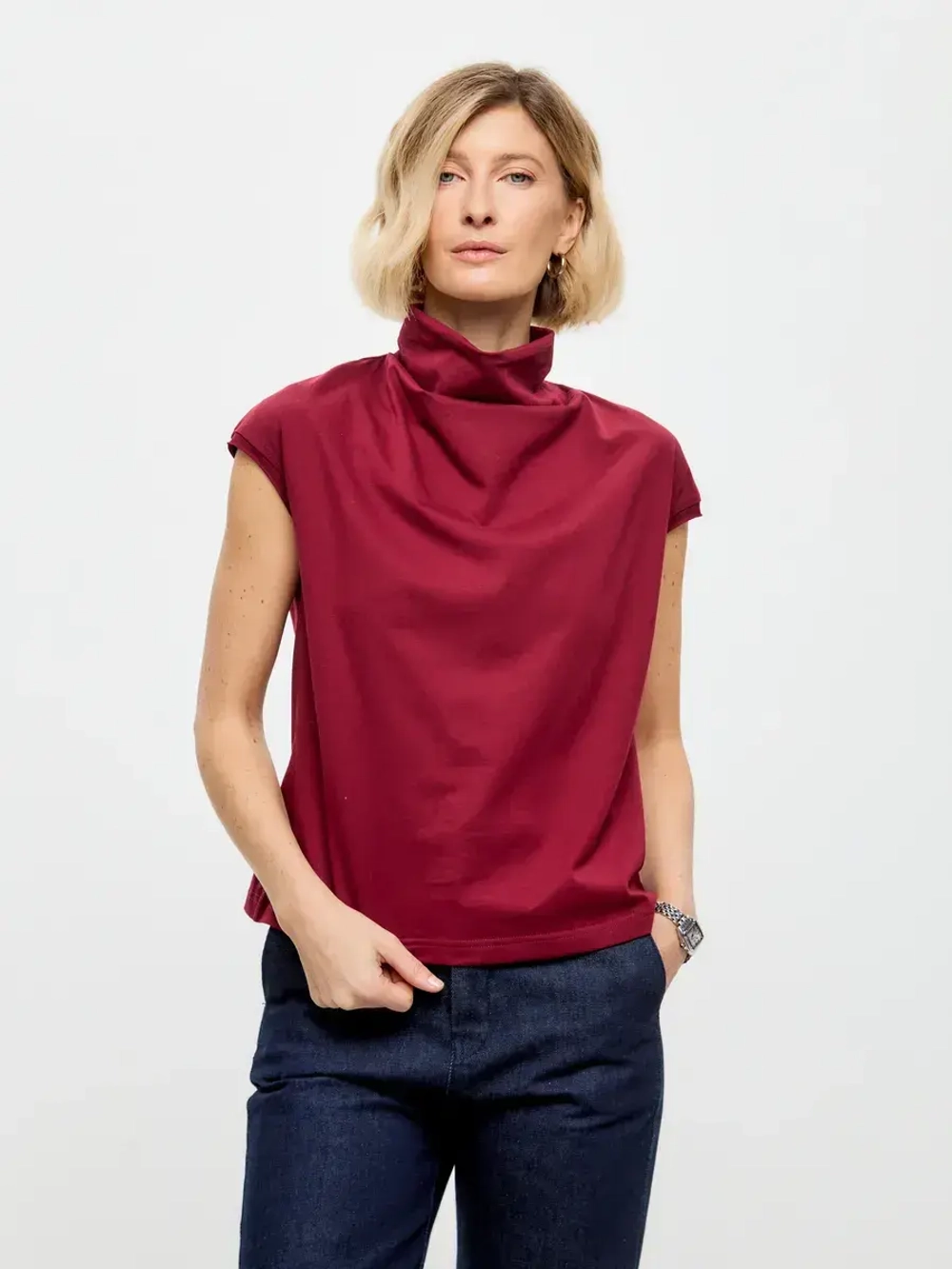 Футболка дизайнерская с цельнокроеным воротником