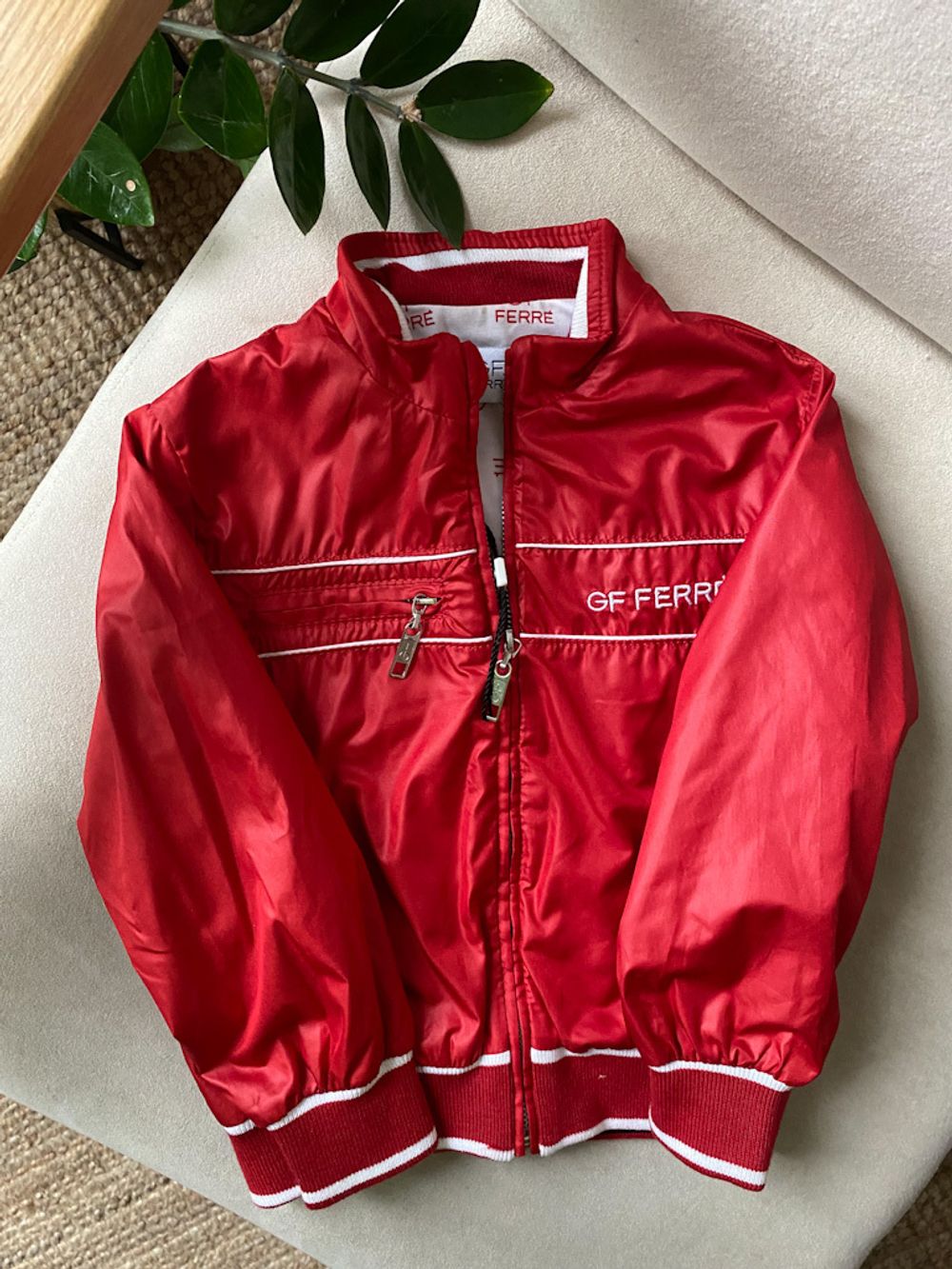 Новая ветровка GF Ferre, 92