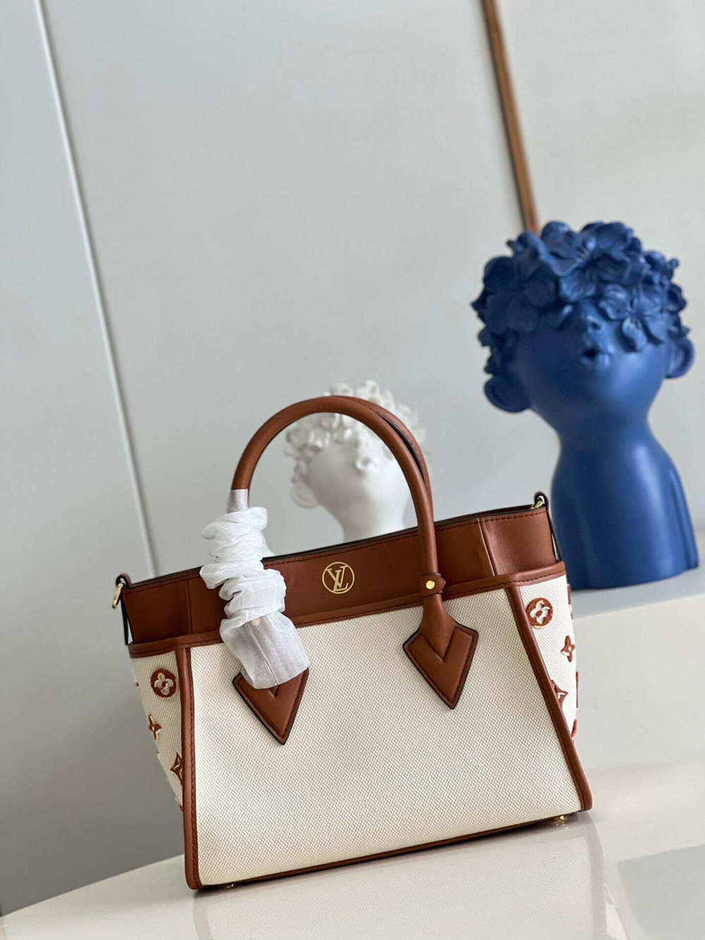 Louis Vuitton On My Side PM