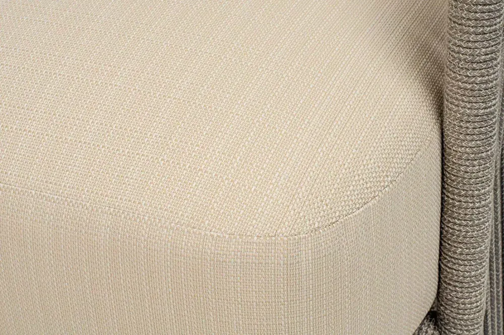 "Альбано" кресло плетеное из роупа, каркас алюминий светло-серый (RAL7035) муар, роуп серый меланж круглый, ткань Mossle светло-бежевая