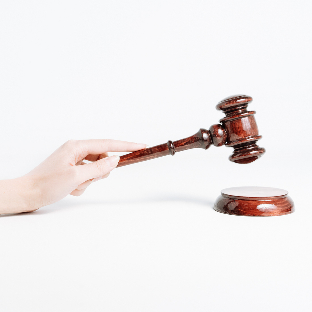 Деревянный молоток судьи (аукционный молоток) из древесины кедра. wg2