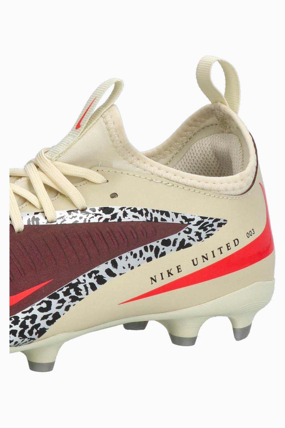 Бутсы Nike Phantom 6 Low Academy FG/MG Junior