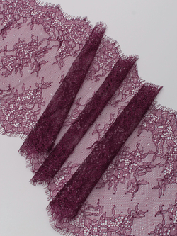 Кружево шантильи слива неэластичное ширина 22 см длина 1.45 м