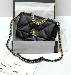 Сумка-конверт Chanel 19 среднего размера черный