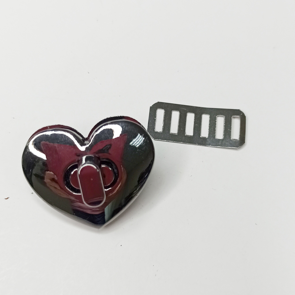 Замок вертушка на винтах 25*30 сердце Черный никель