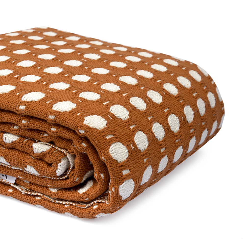 Покрывало из хлопка polka dots карамельного цвета из коллекции essential, 180х250 см