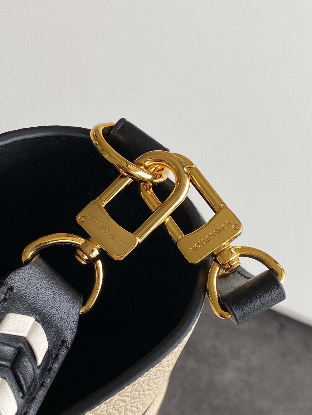 Louis Vuitton NeoNoe MM