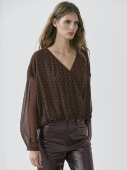 Massimo Dutti Блуза из струящейся ткани внахлест с узором в горошек, коричневый
