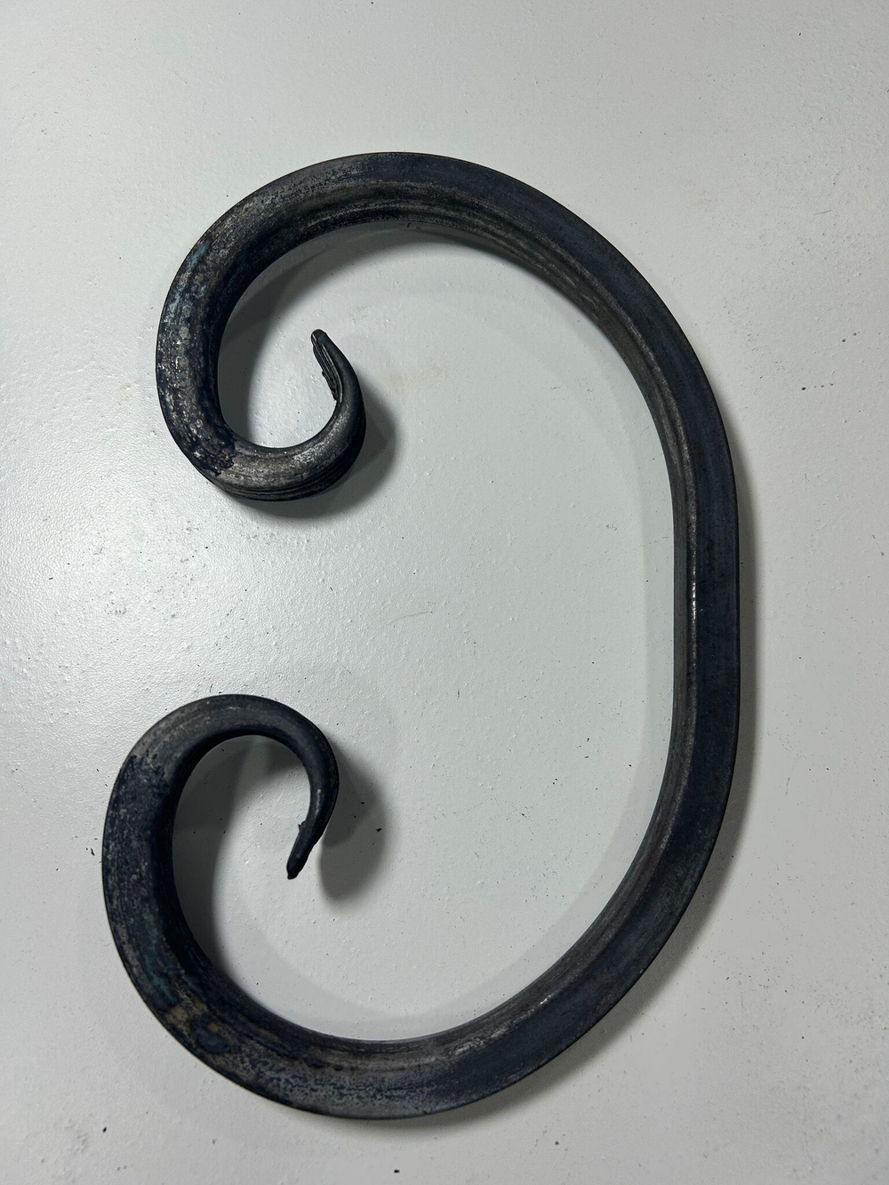 Кованый элемент вензель 130х230мм квадрат полнотелый 12х12мм