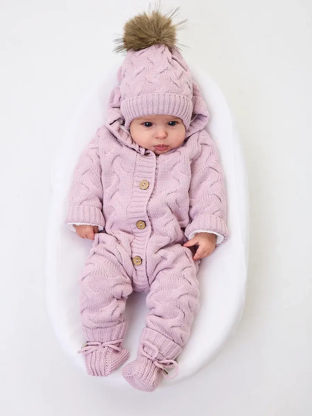 Комплект вязаный новорожденному: комбинезон+шапка+пинетки