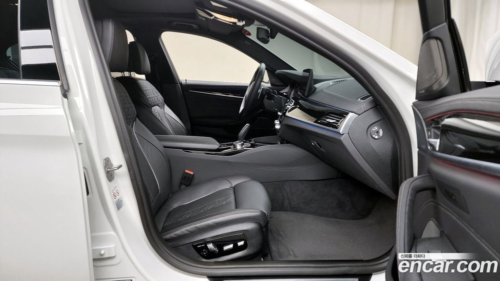 BMW 5 Series (G30) 530e M Sports (11.2022)