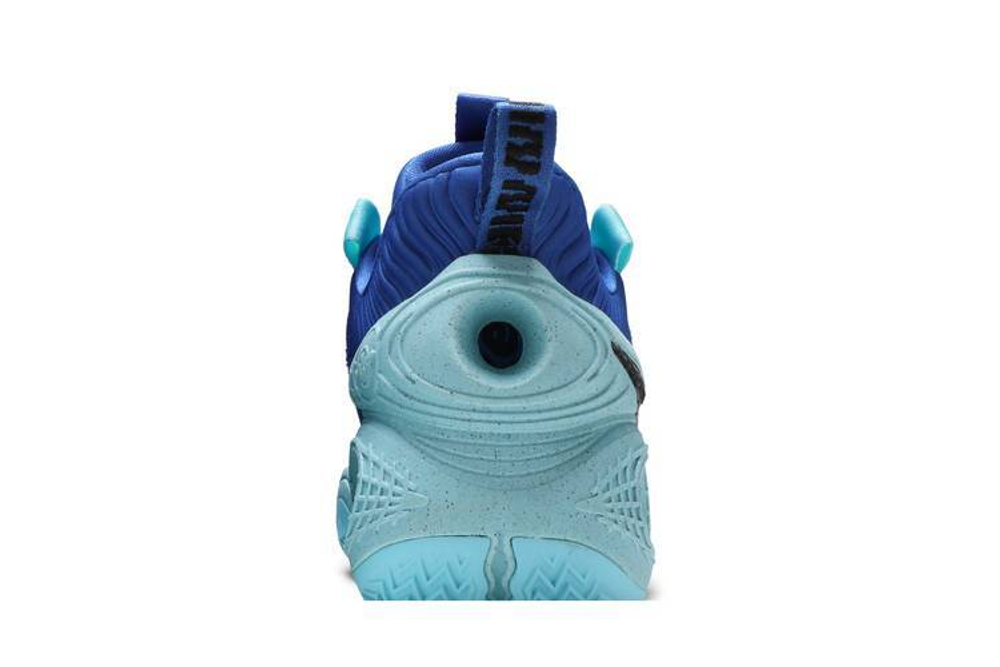 Кроссовки Nike Cosmic Unity Tb