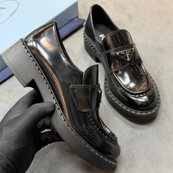 Лоферы Prada