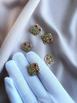 Декоративные металлические пуговицы на ножке со стразами