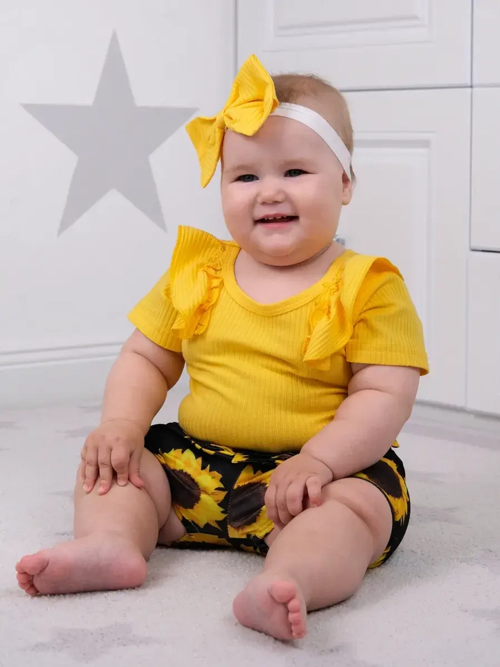 Летний костюм для девочки нарядный