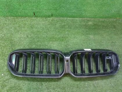 Решетка радиатора BMW M5 F90 (2020-н.в.)