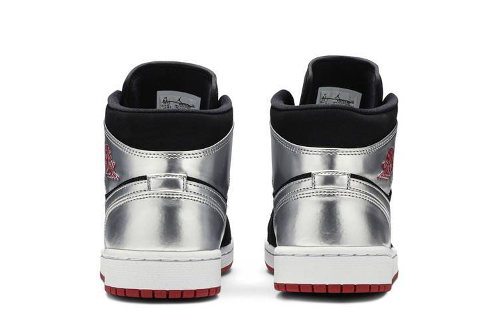 Кроссовки Jordan Air Jordan 1 Mid Takes It Back To "Johnny Kilroy"