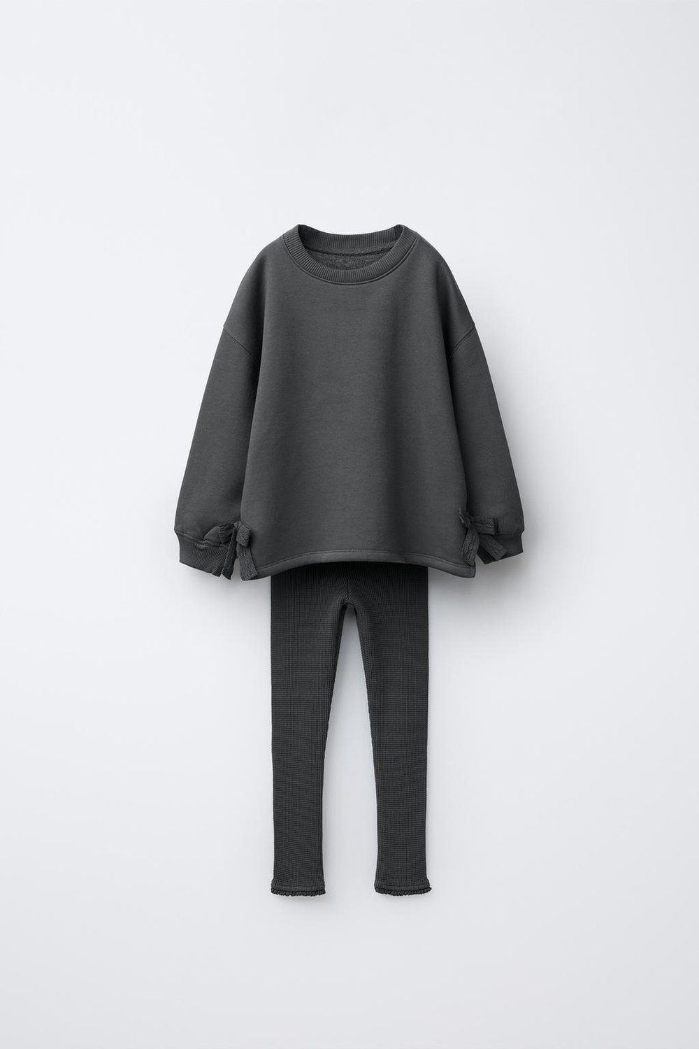 ZARA КОМПЛЕКТ ИЗ ТОЛСТОВКИ С БАНТИКАМИ И ВАФЕЛЬНЫХ ЛЕГГИНСОВ, АНТРАЦИТОВО-СЕРЫЙ