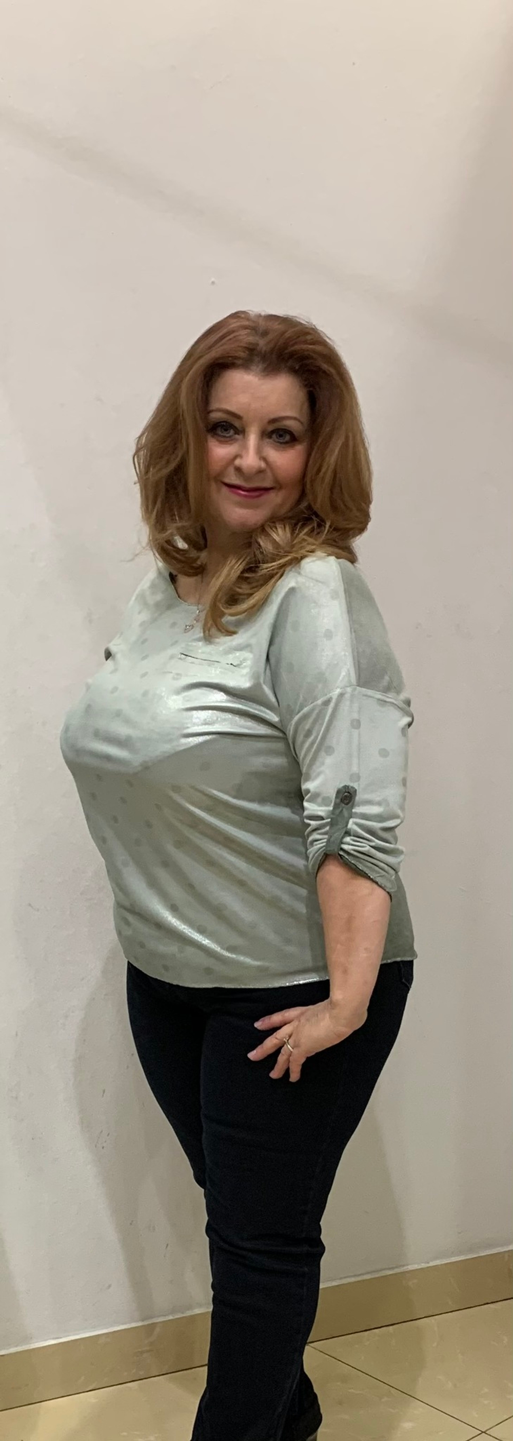 Нарядный блестящий по лицевой стороне блузон