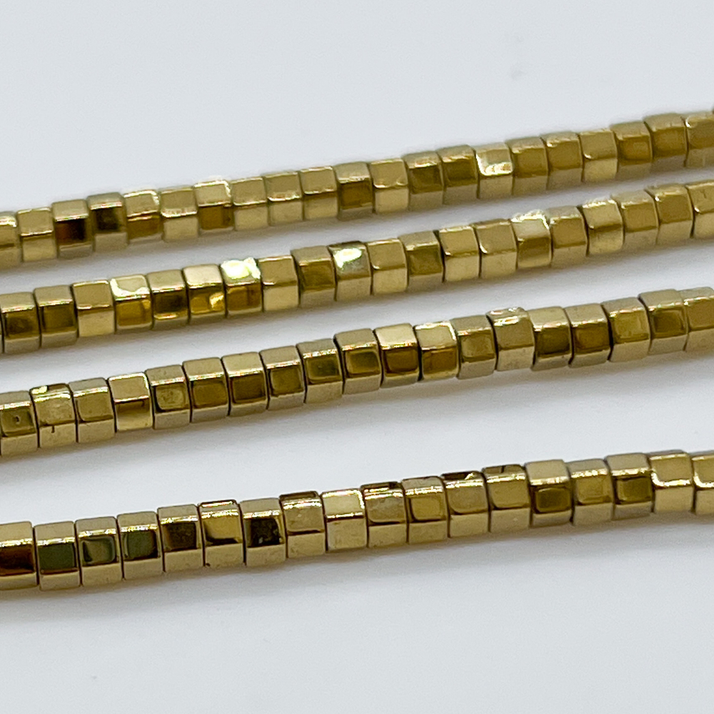 Гематит (имитация), цвет золотистый, размер около 3,2*2 мм, цена за 95 шт (1/2 нити)