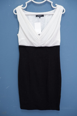 Платье Incity стильное 42 размер