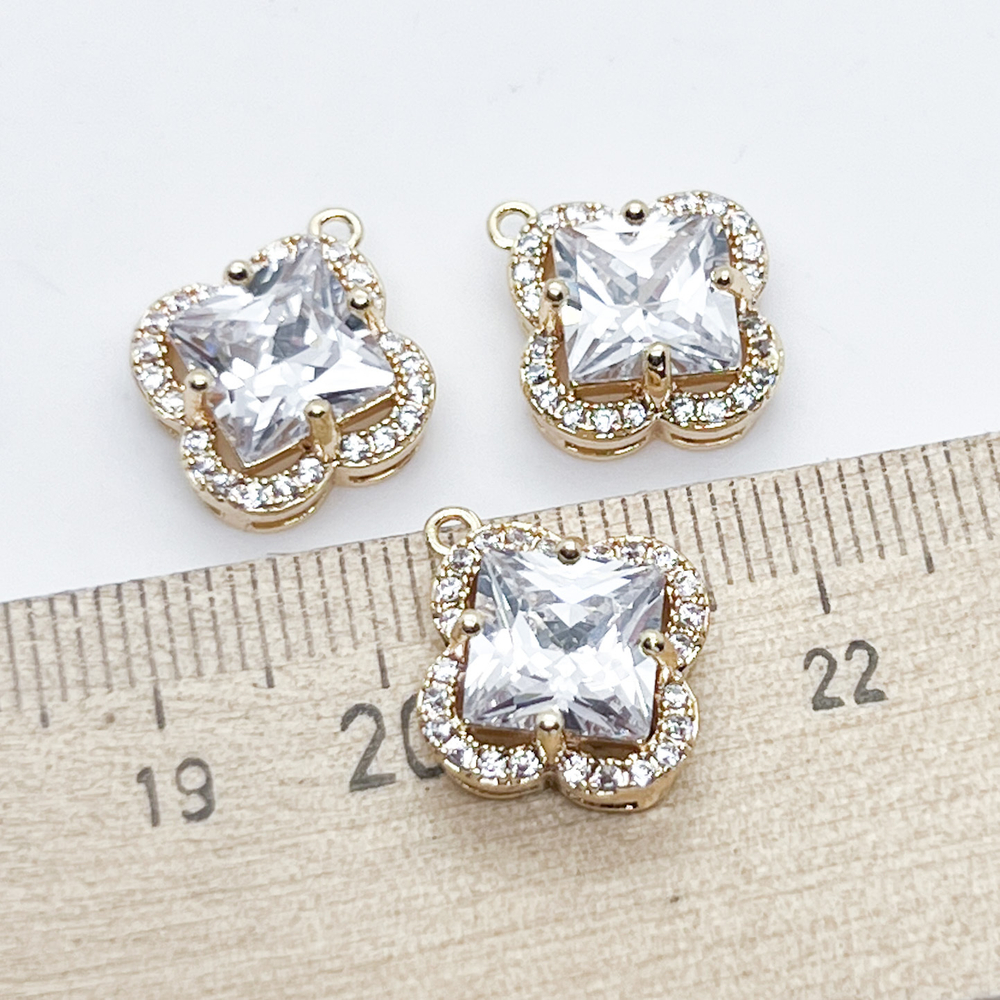 Подвеска Клевер, цвет золото, фианиты, размер 16*14 мм, цена за 1 шт