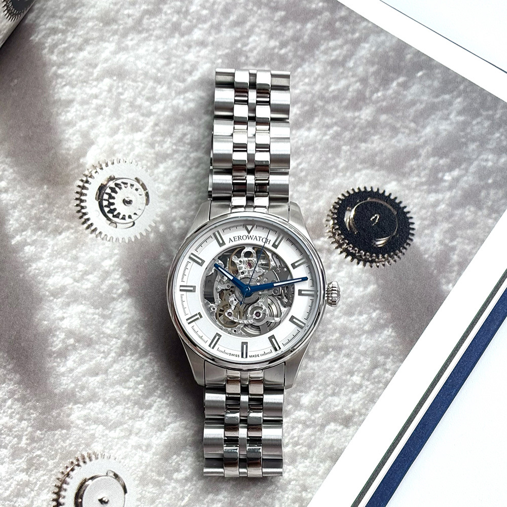 Aerowatch 60996 AA02 SQ M