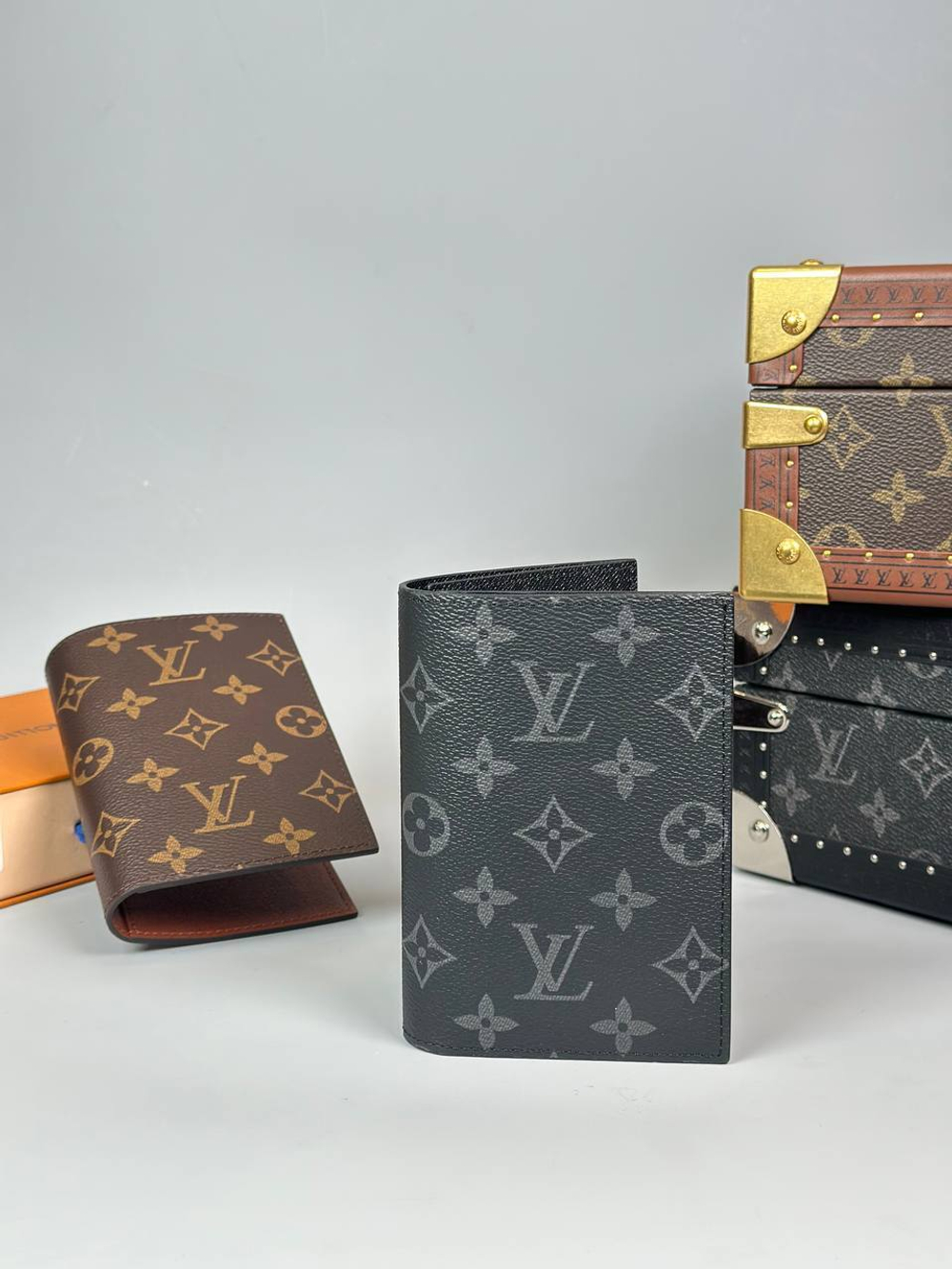 Обложка Louis Vuitton, арт. 481858034